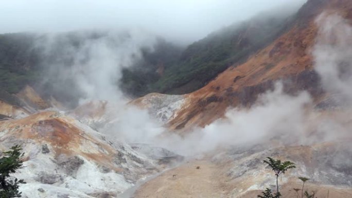 日本亚洲登别温泉附近的地狱谷或地狱谷