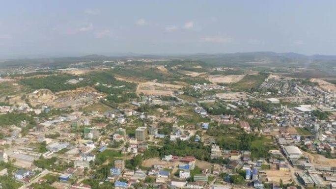 Sihaoukville市街道的汽车交通全高清无人机拍摄