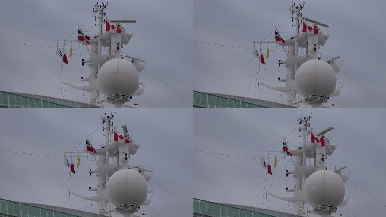 导航系统和游船旗帜。