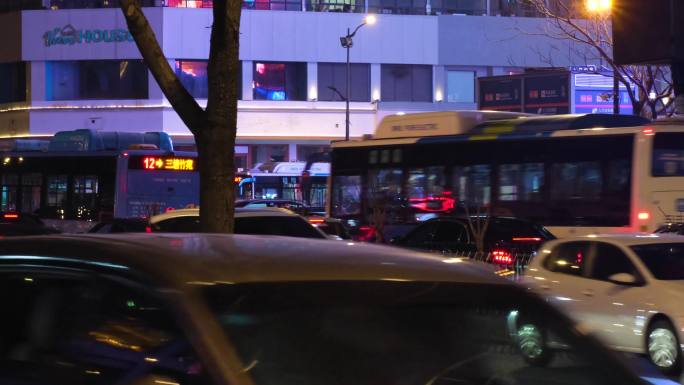 都市城市夜晚马路汽车车辆车流视频素材40