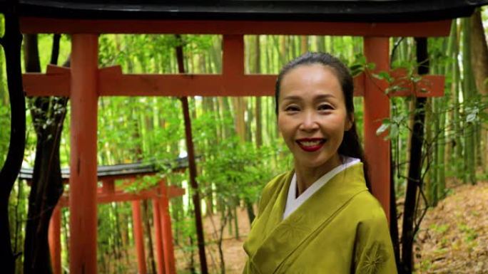 日本京都的一名日本妇女