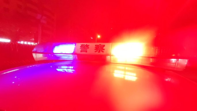 实拍警车警灯闪烁爆闪灯多角度拍摄