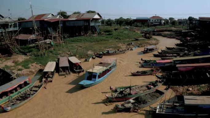 柬埔寨河上的浮动村，Pean Bang，洞里萨湖