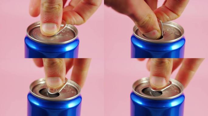 用手打开一罐可乐