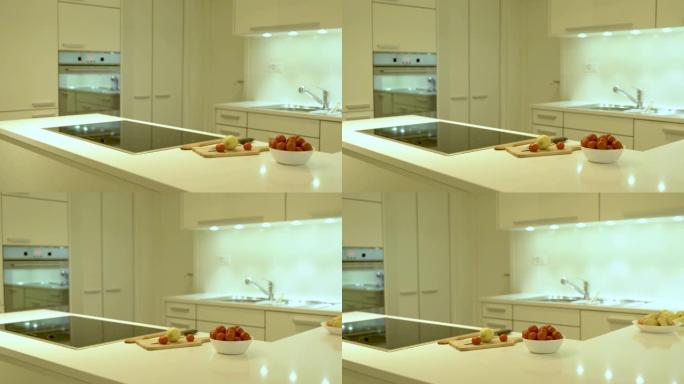现代白色橱柜和石英台面的厨房设计