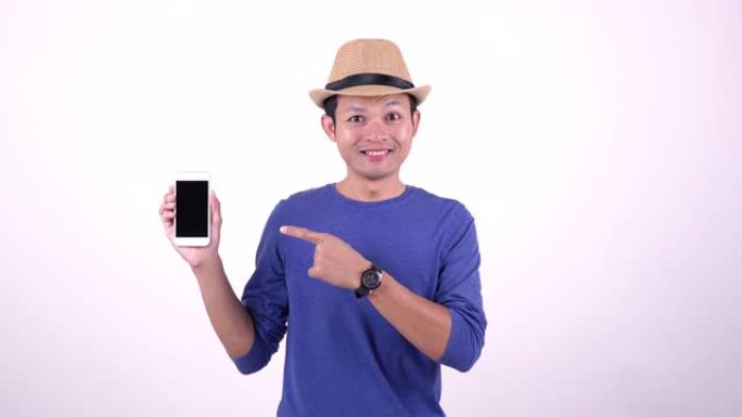 亚洲泰国游客使用智能手机在白色背景上在线购物