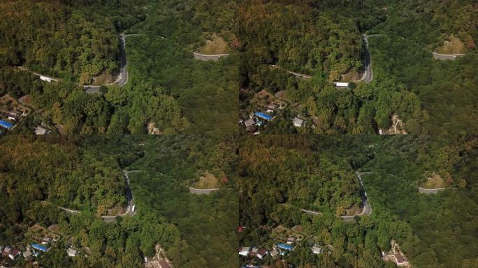 来自俄罗斯南部高山通道的空中之字形道路。鸟瞰图。