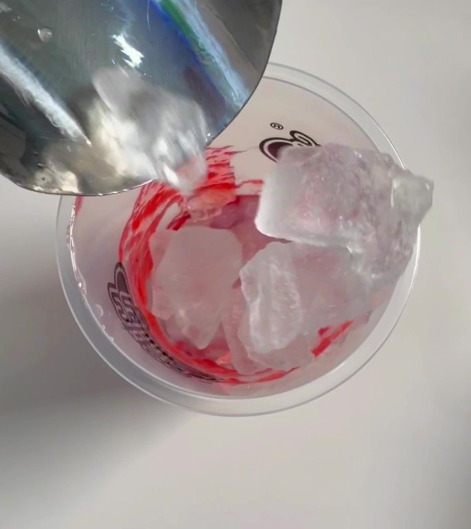 草莓酱 酸奶 制作酸奶 椰果 冰块
