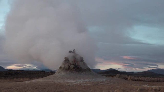 火山，间歇泉，喷气孔。抽喷气孔。