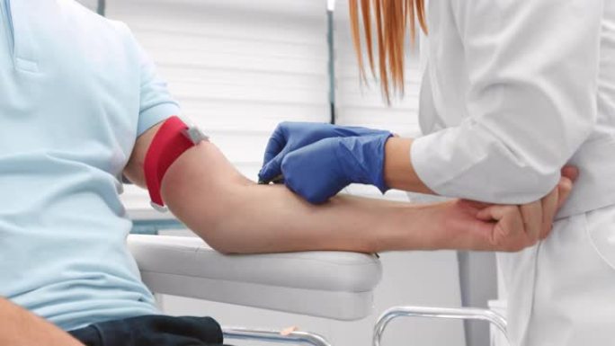 抽血用于富血小板血浆治疗。