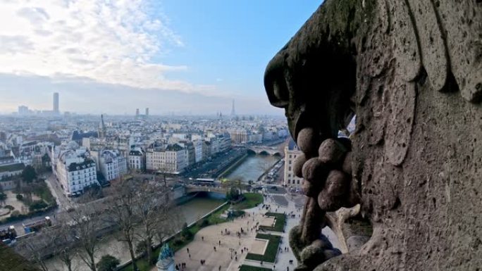 4K，巴黎圣母院著名的石像鬼雕像。