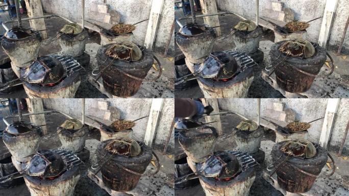 炭炉上的鲎是燃烧的火，泰国的海鲜。