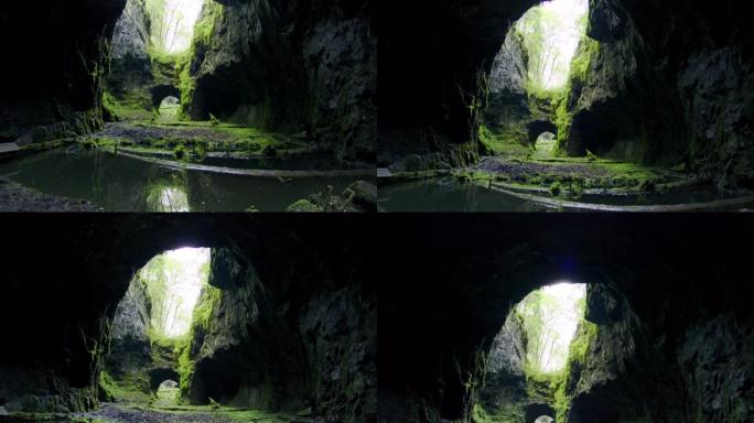 美丽的自然洞穴倾斜