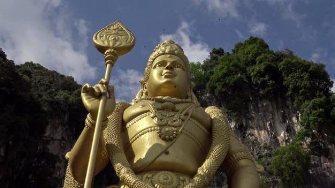 4K，马来西亚黑风洞入口处的Murugan勋爵雕像。印度教寺庙。