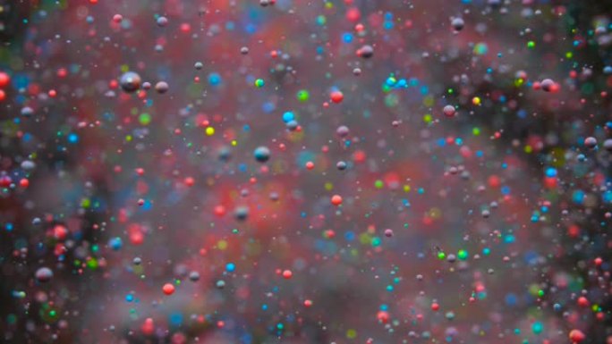 彩色气泡油美丽的油漆宇宙颜色移动五彩。与行星一起在银河系中旅行的太空。穿过恒星和行星的星云空间。银河