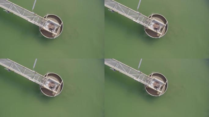 水处理厂固体接触澄清池罐式污泥再循环的鸟瞰图