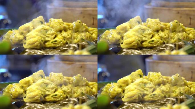 中国蒸虾饺或在热高压灭菌器中烟熏点心。