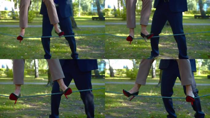 穿高跟鞋的女人在院子里系绳子