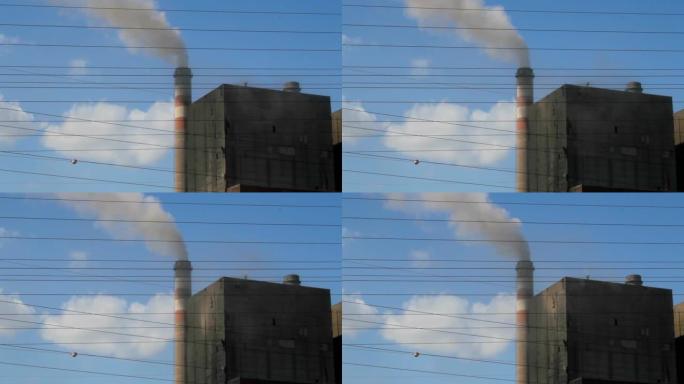 来自火力发电厂烟囱的有害烟雾。环境、大气污染