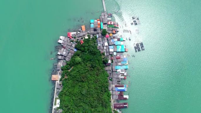 夏季，泰国苏拉塔尼岛 (koh rat suratthani) 的地点在热带海和小岛上的无人机飞行镜