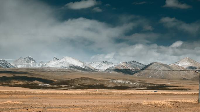 西藏旅游风光219国道车窗外冈底斯山脉
