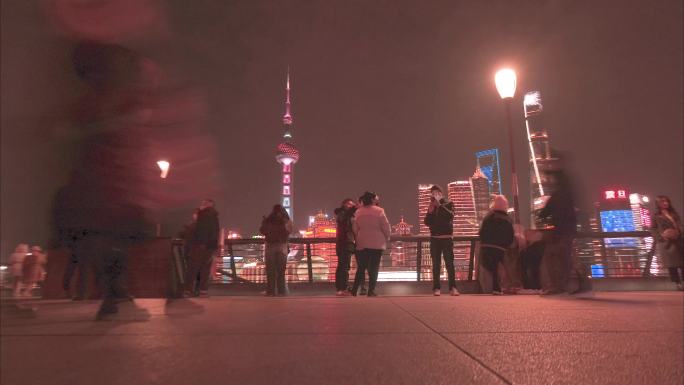 上海外滩游客游玩人流延时夜晚夜景视频素材