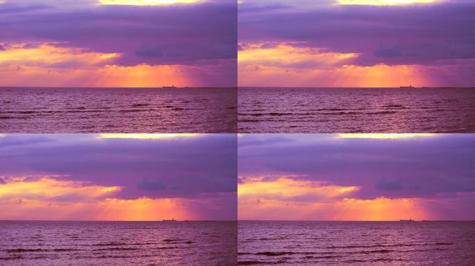 上帝保佑天堂阳光夕阳回到海上的橙色云上
