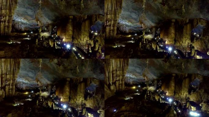 喀斯特洞穴大厅的宏伟而神奇的结构