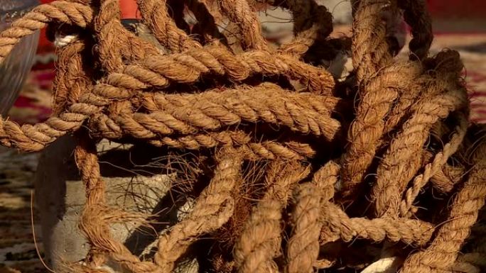 一根旧编织绳