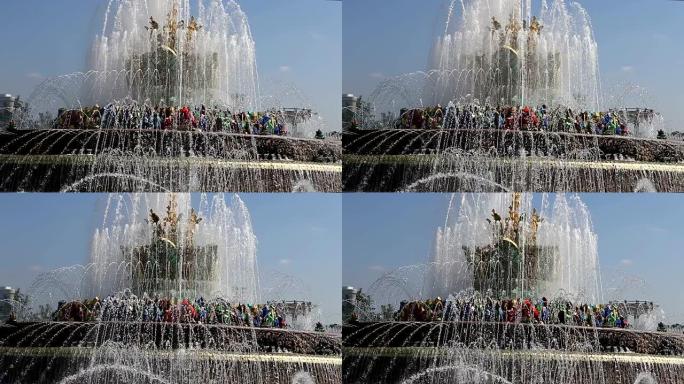 喷泉石花在VDNKh在莫斯科。VDNKh(也称为全俄罗斯展览中心)是一个永久性的通用贸易展在莫斯科，