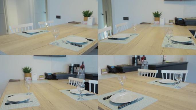 穿过厨房的家庭室内步行。