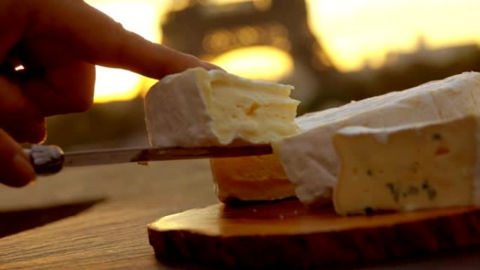 艾菲尔铁塔旁边的一块布里奶酪