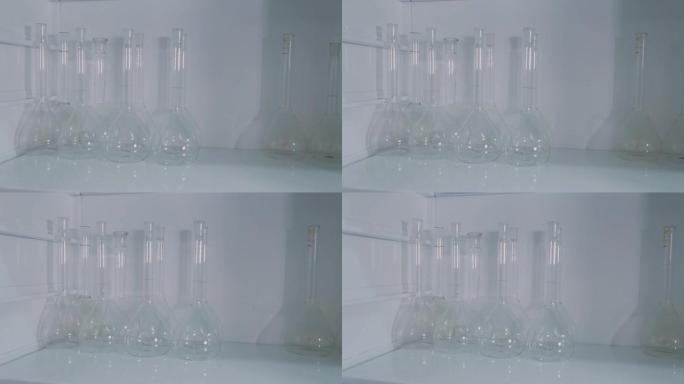 科学实验室中的玻璃试管