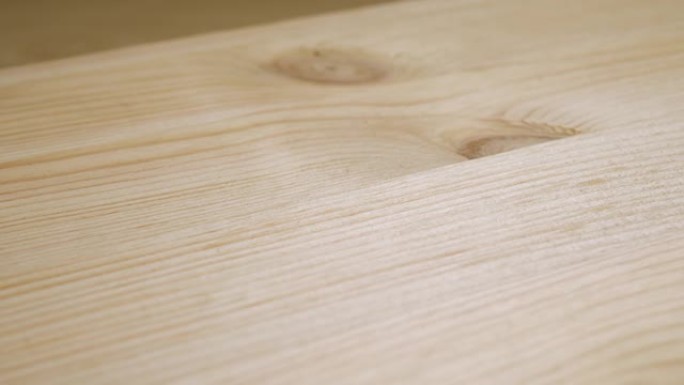 木材加工成梁或木板