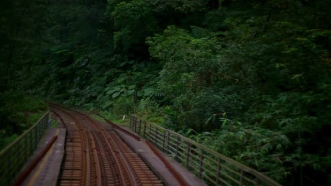 4K时间在丛林和山区的铁路列车。台湾乡村之旅
