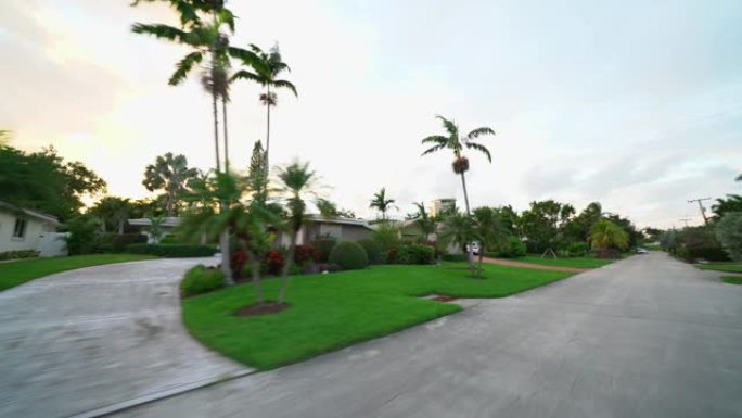 佛罗里达州劳德代尔堡豪华豪宅用运动万向节稳定摄像机驱动板拍摄