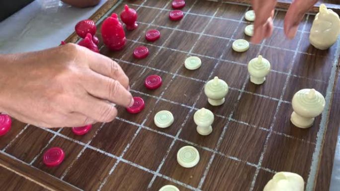 玩象棋的资深人士