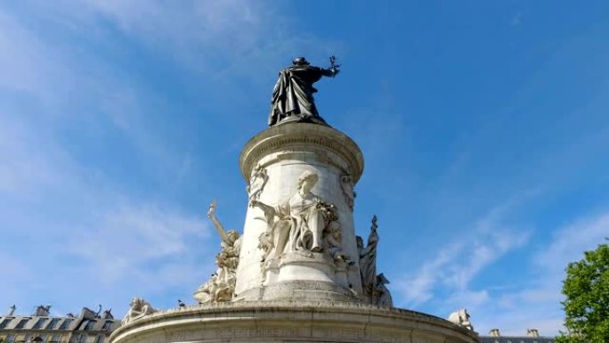 法国著名纪念碑广场的过度失传。共和国广场 (Place de la r é publique) 是巴