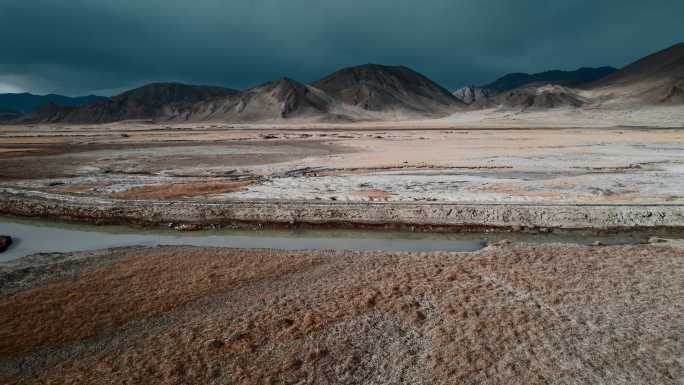 西藏旅游风光219国道冻土高原