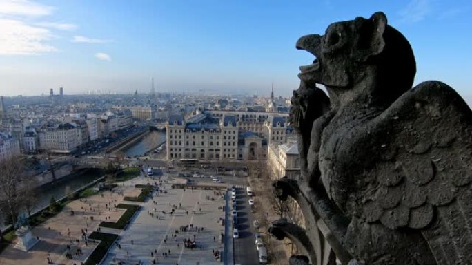 4K，巴黎圣母院著名的石像鬼雕像。