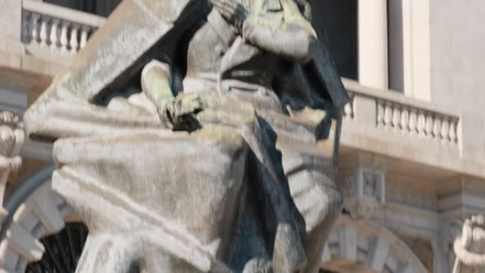 葡萄牙的加勒特雕像和波尔图标志视图