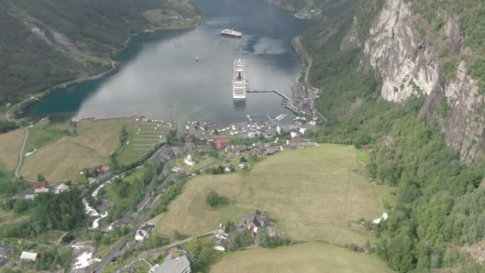 挪威Geiranger村和Geirangerfjord鸟瞰图
