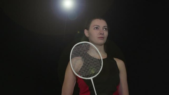 女子羽毛球运动员肖像姿势-超慢动作180度旋转