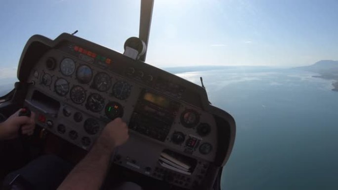 罗宾DR400驾驶舱在纳沙泰尔湖上空飞行-空中4K