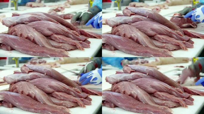 肉类工厂的新鲜生猪里脊肉