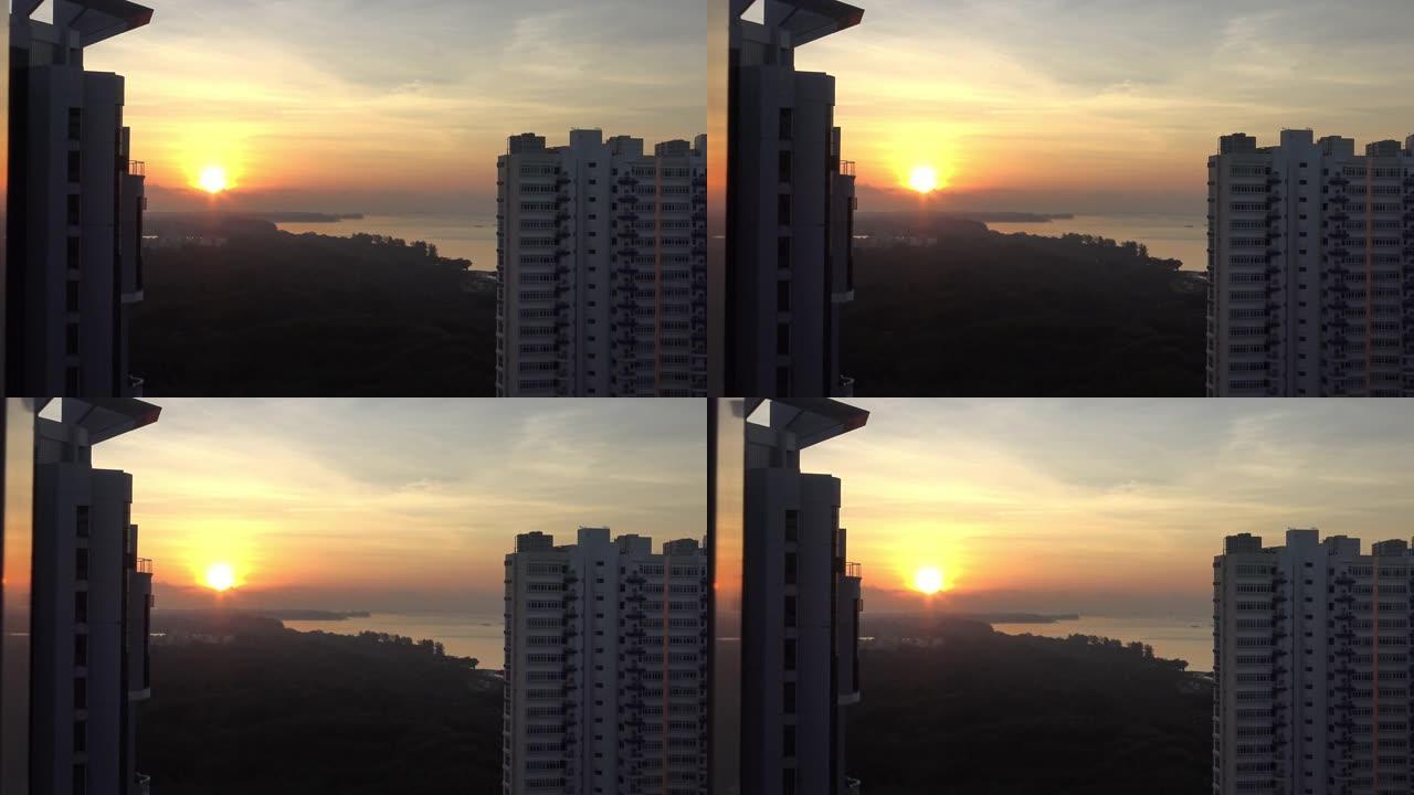 新加坡东海岸公园4k鸟瞰图，日落和摩天大楼