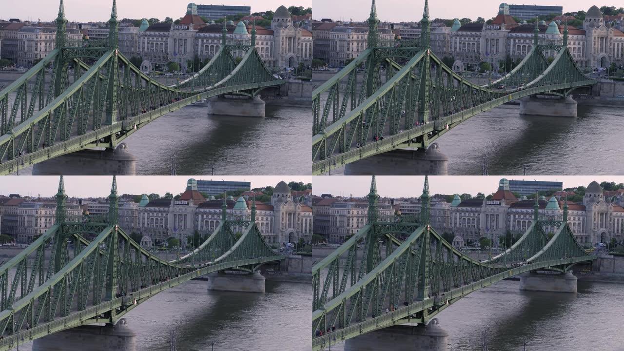 布达佩斯的匈牙利链桥