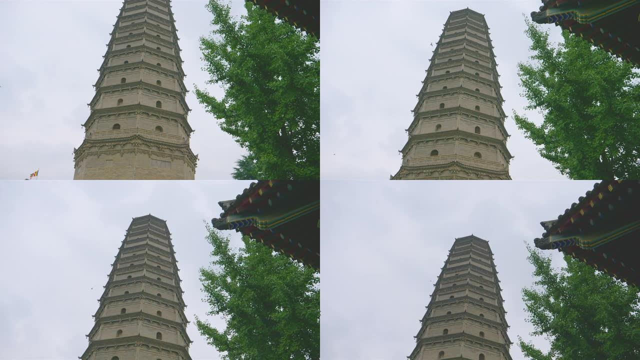 中国著名的古代佛教法门寺，位于扶风县法门镇。