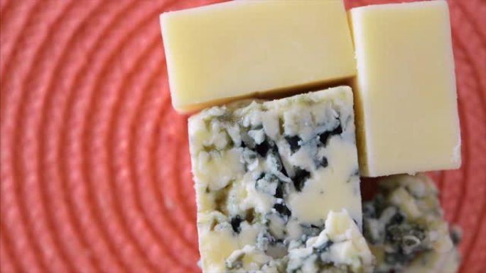 蓝纹奶酪和马苏里拉奶酪