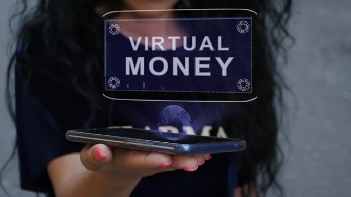 显示HUD全息图虚拟货币的女人